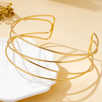A Women's Necklace with Simple Lines and a Stylish Design, Suitable for Daily Wear and Parties