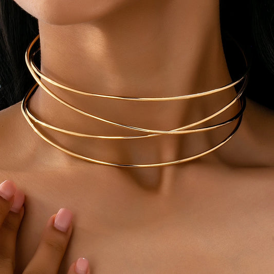 A Women's Necklace with Simple Lines and a Stylish Design, Suitable for Daily Wear and Parties
